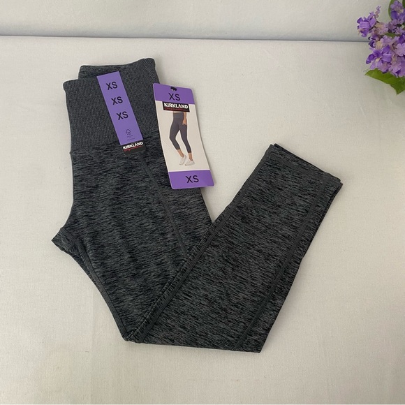 Kirkland Signature Ladies' Brushed Capri Legging with Pockets,NWT - Picture 1 of 5